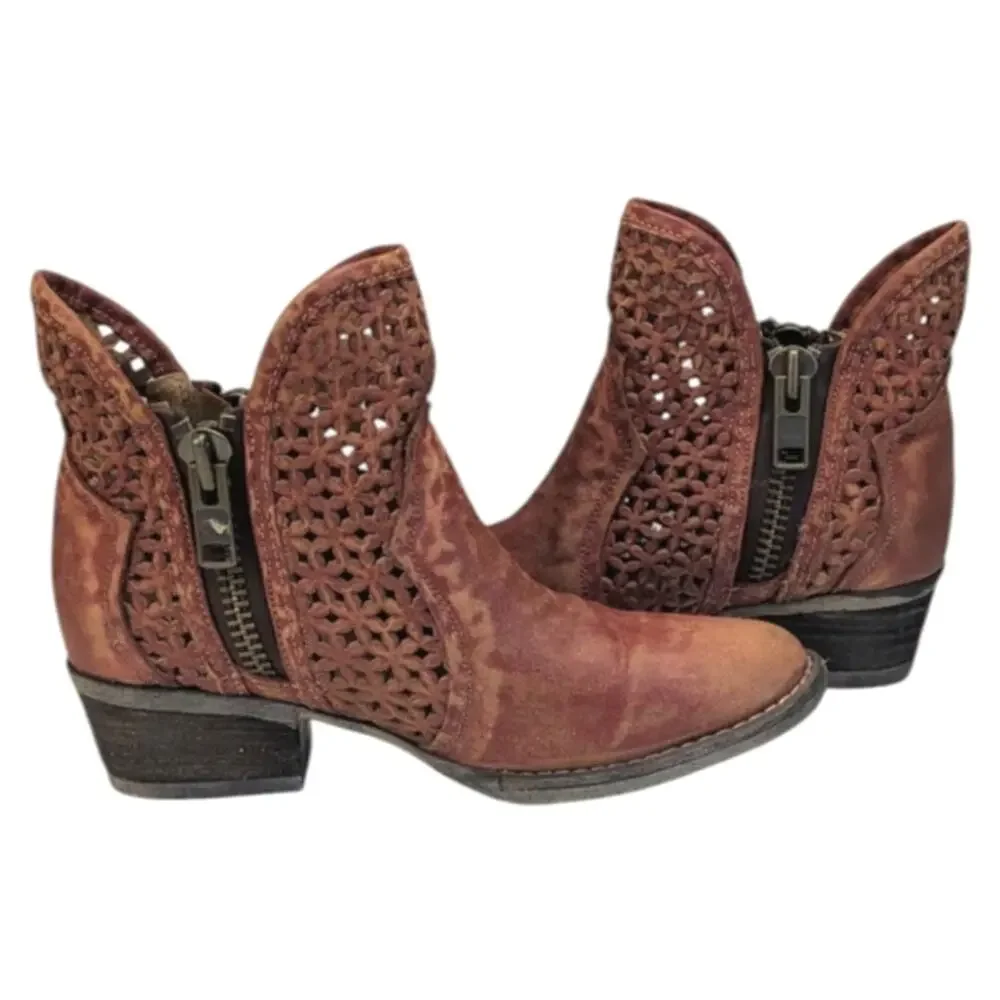 Circle G by Corral Distressed  Ankle Boots GUC Size 6.5   S3751